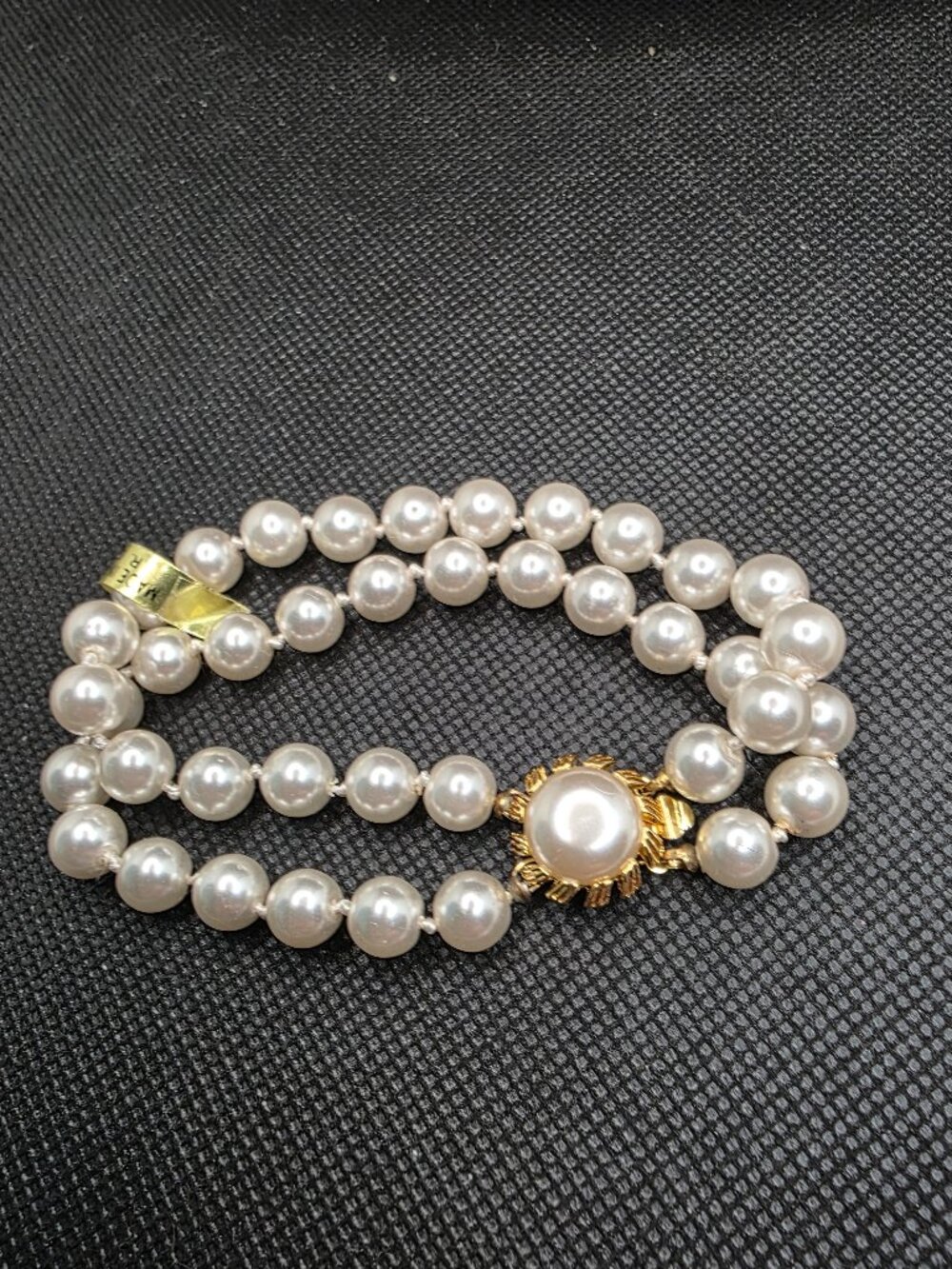 Vintage Pearl Bracelet Double Strand Original Gold Foil Tag Taiwan R.O.C. NOS